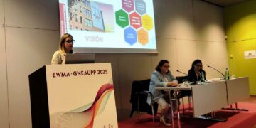 Profesionales del Hospital Doctor Negrín imparten la charla inaugural de un congreso europeo de estomaterapeutas