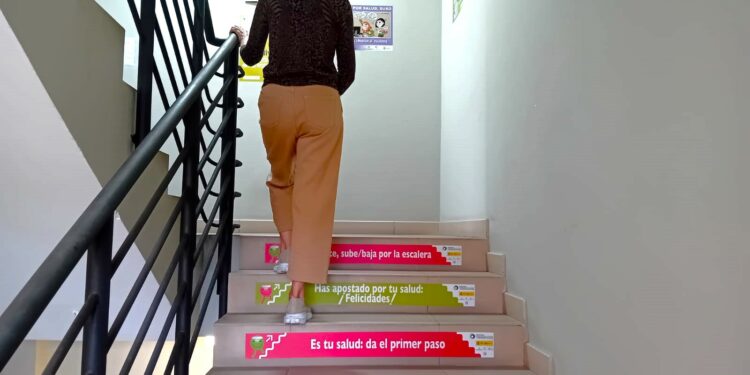 El SCS promueve el uso de las escaleras como hábito saludable en el Día Mundial sin Ascensor
