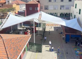 Nueva cubierta textil del CEIP Tomás de Iriarte