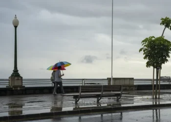 La borrasca Olivier impacta en Canarias con un fuerte temporal antes de tocar la península