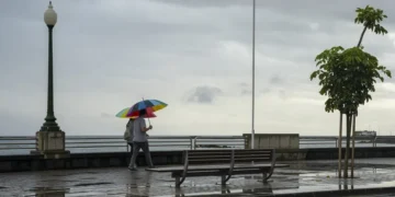 La borrasca Olivier impacta en Canarias con un fuerte temporal antes de tocar la península