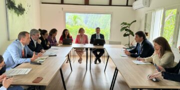 Clavijo ve en la nueva estrategia de Bruselas con las RUP una “oportunidad” para limitar la compra de viviendas