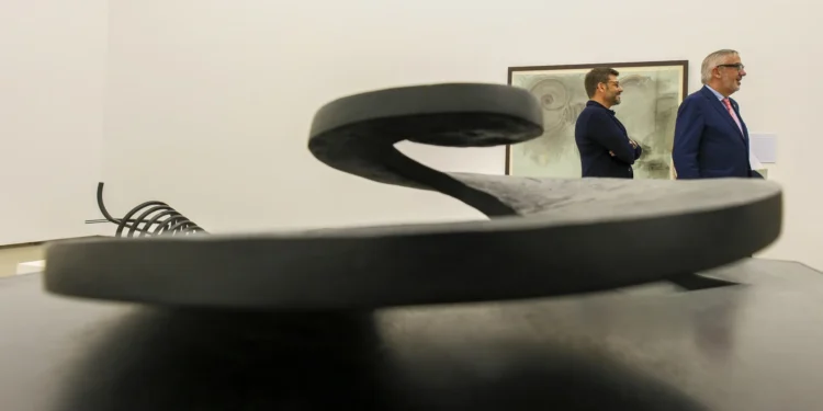 La ULPGC rinde homenaje a Martín Chirino con una muestra de sus obras y los talleres donde la forjó