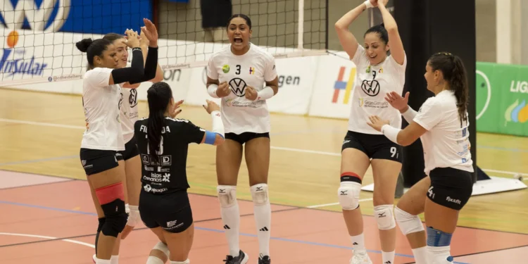 El voleibol canario perpetúa su presencia en la lucha por los títulos de liga