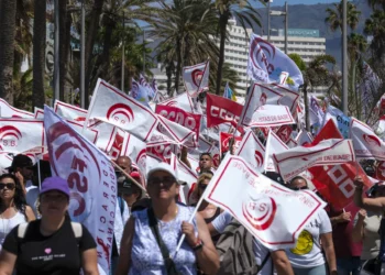 La mesa sindical de hostelería convoca a las patronales de Tenerife a negociar «a la mayor brevedad posible»