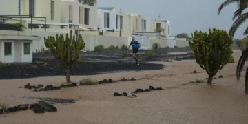La primera emergencia por inundaciones pluviales declarada en Lanzarote causa 150 incidencias en dos horas