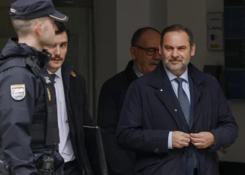 Aplazada la comparecencia de Ábalos en el Parlamento de Canarias por baja médica