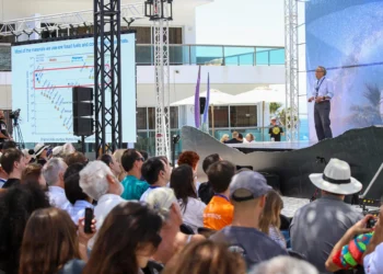 El Nobel Steven Chu llama a redefinir el término de riqueza y alejarlo del PIB