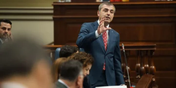 Domínguez critica las «excusas» del Gobierno sobre los menores migrantes: ¡hay que tener cara!