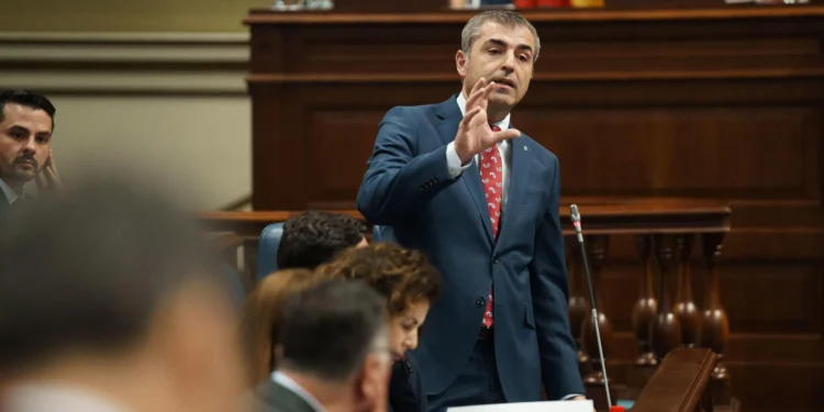 Domínguez critica las «excusas» del Gobierno sobre los menores migrantes: ¡hay que tener cara!