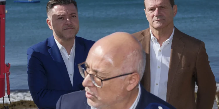 Los escindidos de Nueva Canarias niegan ser tránsfugas y apelan a «construir puentes»