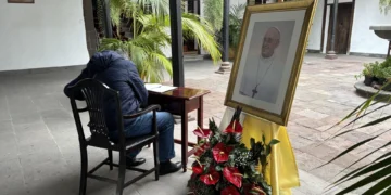 El obispado de Canarias habilita un libro de condolencias por la muerte del papa Francisco