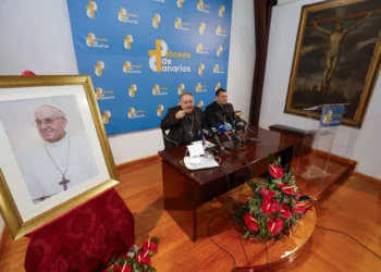 El obispo de Canarias espera que el próximo papa no evada la realidad migratoria global