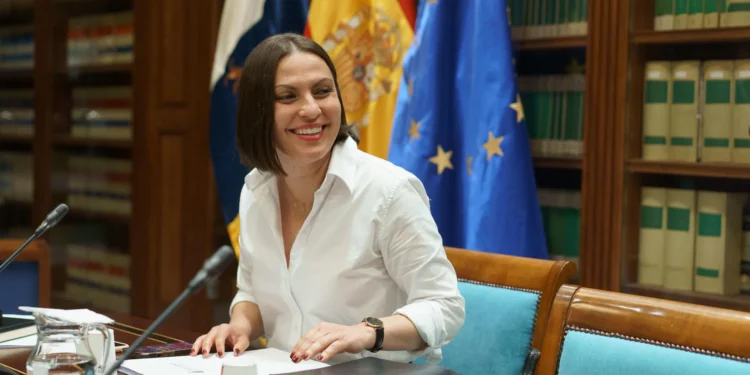 El PSOE denuncia el desmantelamiento de los contratos predoctorales, el Gobierno lo niega