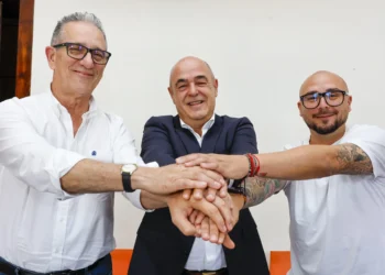 Una prima de 650 euros en mayo y un 9 % más de salario en un año evitan la huelga en la hostelería de Las Palmas