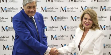 La nueva presidenta de los médicos en Las Palmas trabajará por la conexión generacional y contra el intrusismo