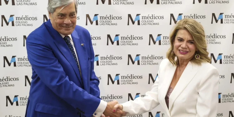 La nueva presidenta de los médicos en Las Palmas trabajará por la conexión generacional y contra el intrusismo