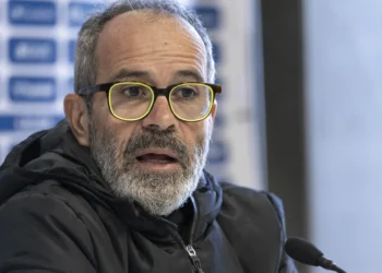 El Tenerife renueva a Álvaro Cervera e incorpora a Felipe Miñambres como director general