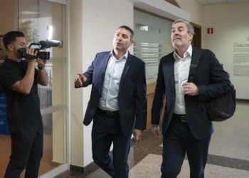 Clavijo aconseja a Román Rodríguez que reflexione «por qué no consigue que NC siga unida»