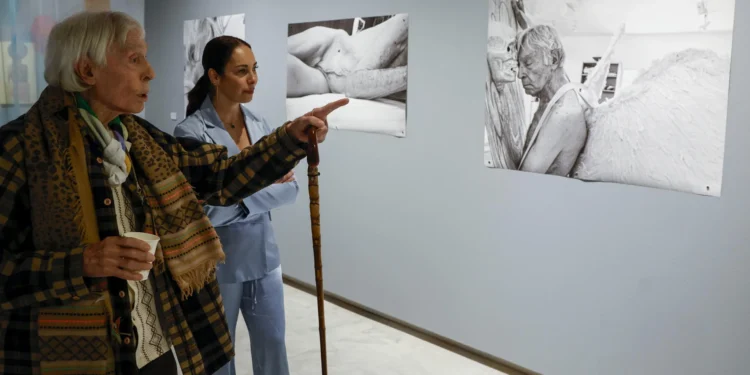 Antropología y arte rinden tributo al cuerpo anciano en ‘Dámaso, una corpografía’