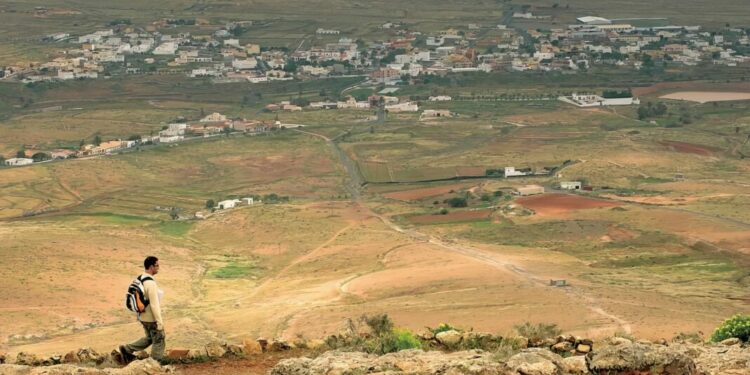 Tensión en el Parlamento de Canarias por la declaración de un parque natural en Fuerteventura