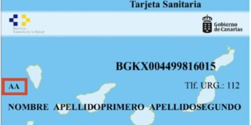 Sanidad facilita la asistencia sanitaria a personas vulnerables con las tarjetas sanitarias AA