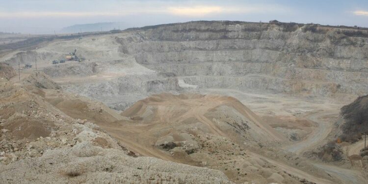 Nueva Canarias alerta que Europa «ya ha puesto la pica» en la isla para la extracción de tierras raras señala a CC y al PP