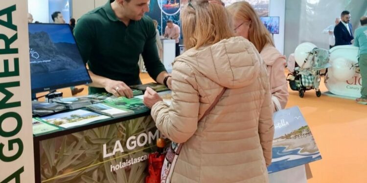 120525 Stand de La Gomera en Expovacaciones