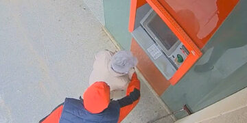 Detenido tras atracar a una mujer de 79 años cuando sacaba dinero en un cajero en Requena (Valencia)