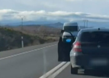Investigado por conducir de forma temeraria y amenazar a otro vehículo