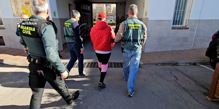 Detenido por difundir vídeos de agresiones entre menores a través de una aplicación de mensajería instantánea