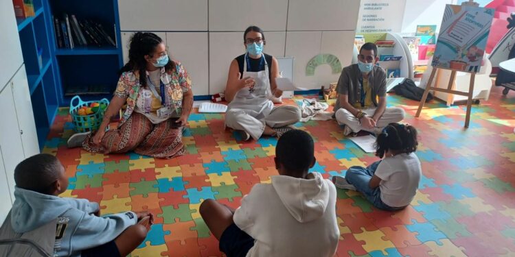 El Hospital Universitario Materno Infantil de Canarias acoge el taller de alimentación saludable ‘Come Aventuras’