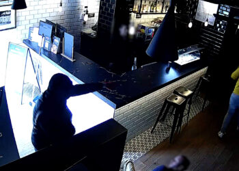 Detenido un hombre que empuñando un cuchillo y un martillo intentó robar un local de apuestas en Náquera (Valencia)