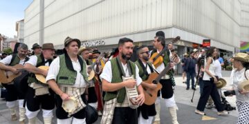 500 personas participan en Madrid en la Romería Canaria para celebrar el orgullo de quienes somos