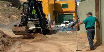 Acondicionamiento de una vía en Caleta tras las últimas lluvias notificada a través de la aplicación municipal