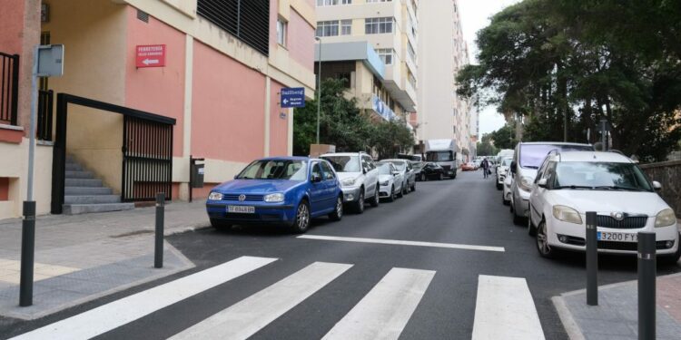 Actuaciones Vías y Obras y Alumbrado Abril (asfaltado Escaleritas)