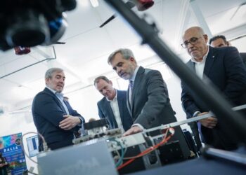 Clavijo destaca las “oportunidades” que se abren para Canarias con el impulso de sectores como el aeroespacial