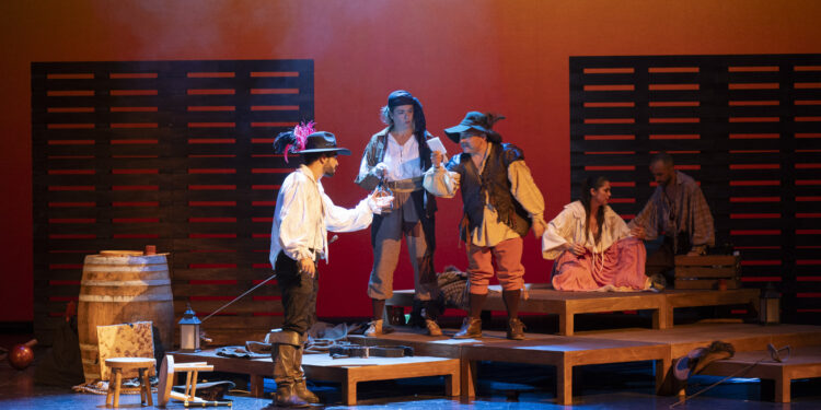 ‘Como chispa de cañón’, una obra con humor, música y valentía para revivir las hazañas corsarias de Canarias