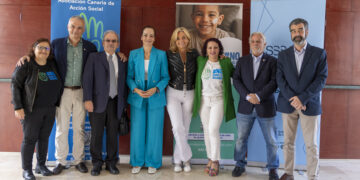 Ochenta pacientes del Sur de Tenerife reciben cuidados paliativos en su domicilio desde su puesta en marcha