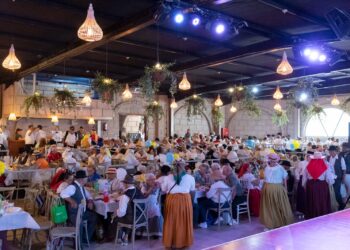 San Miguel de Abona rinde homenaje a las tradiciones canarias en el Baile de Magos de Mayores de Canarias