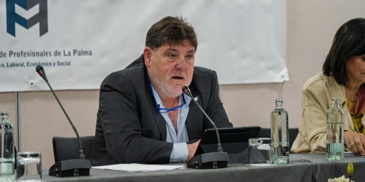 El director general de Relaciones Externas e Inspección de SCS participa en las VIII Jornadas laborales de La Palma