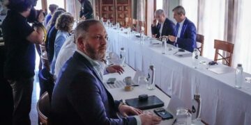 Clavijo pide a Bruselas “una estrategia europea” para la atención de los menores no acompañados