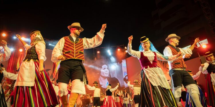 Más de 1.800 personas participan en el encuentro ‘Cultura y raíces para celebrar el Mes de Canarias’