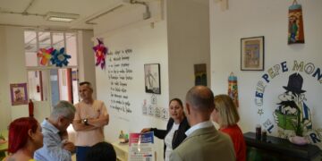 Difusión del servicio virtual de información para familias con menores trans en el CEIP Pepe Monagas (1)