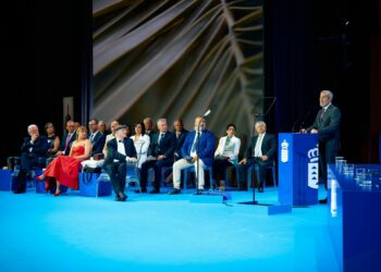 Clavijo llama a “toda Canarias” a unirse en defensa de su derecho a “construir el país que puede y quiere ser”