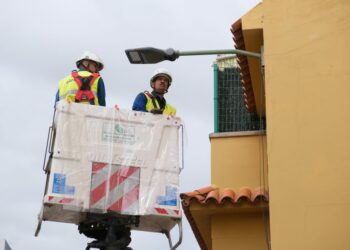 El Ayuntamiento adjudica una auditoría del alumbrado público para mejorar el ahorro y la eficiencia energética