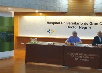 El Hospital Doctor Negrín analiza la transformación de los cuidados en las III Jornadas del Día de la Enfermería