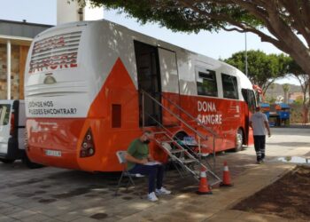 El SCS instala una unidad móvil para donar sangre en el barrio lagunero de Finca España