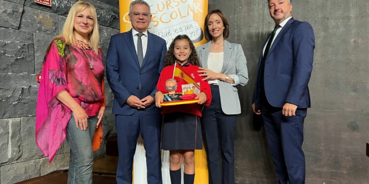 La alumna Sara Rivero representará a Canarias en el 44.º concurso ¿Qué es un rey para ti?