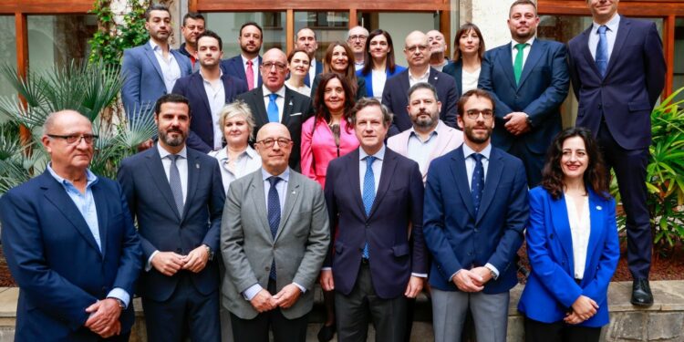 Canarias, primera comunidad en firmar el manifiesto por una Estrategia Española de Economía Azul